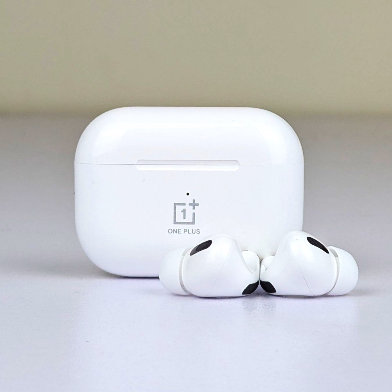 One Plus AirRO3 Wireless Bluetooth Earbuds(D-10955)
